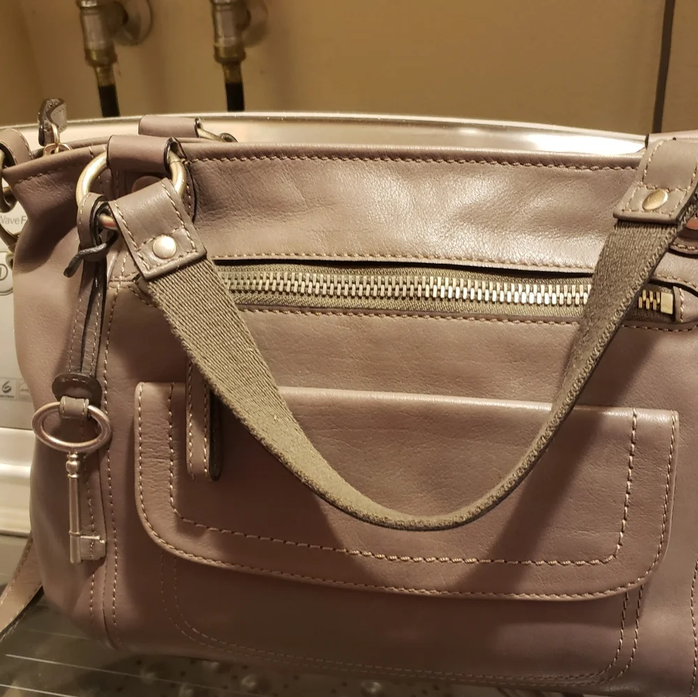 FOSSIL handbag 👜 - Picture 2 of 6